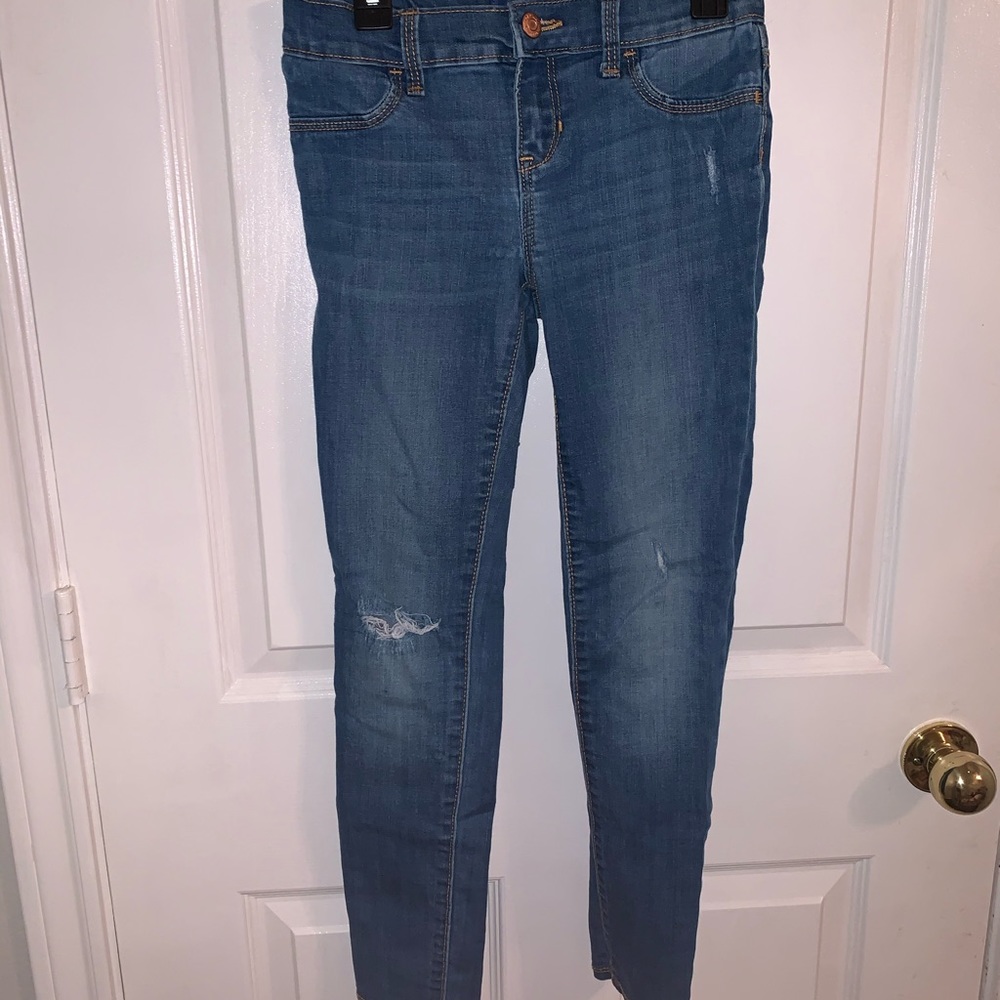 Old Navy Holy Jeans!!
